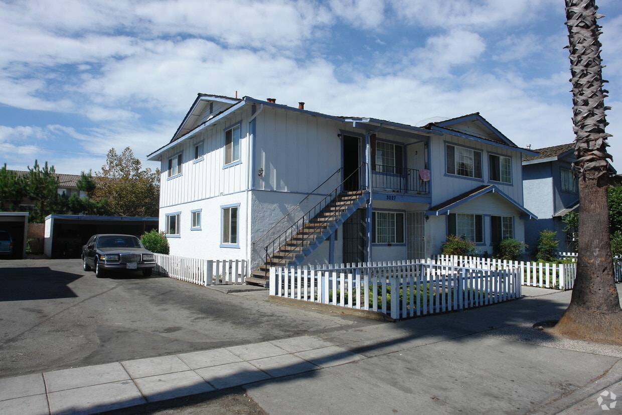 Primary Photo - 3027 Pearl Ave