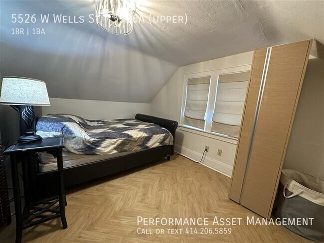 Foto del edificio - 5526 W Wells St