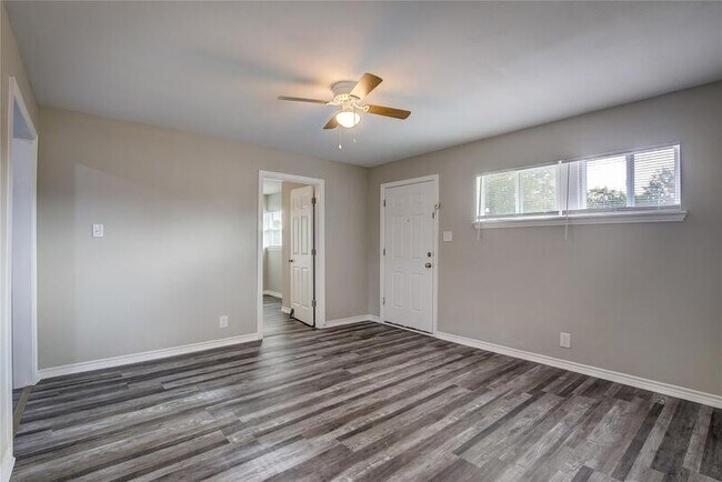 Foto del edificio - 1710 Langford St