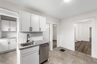 Building Photo - 1352 W 58th St