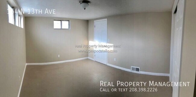 Building Photo - Updated 2 bedroom 1 bath Apartment