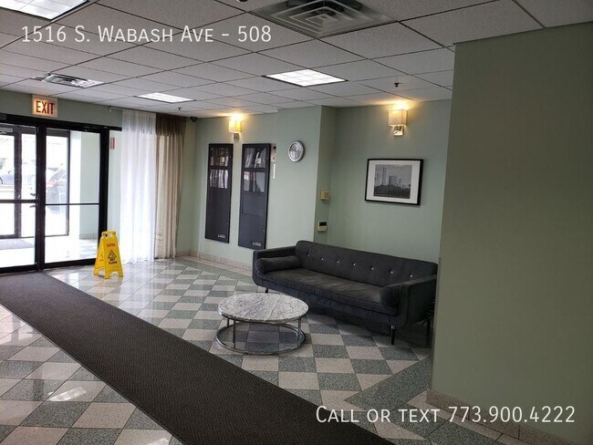 Building Photo - 1516 S Wabash Ave