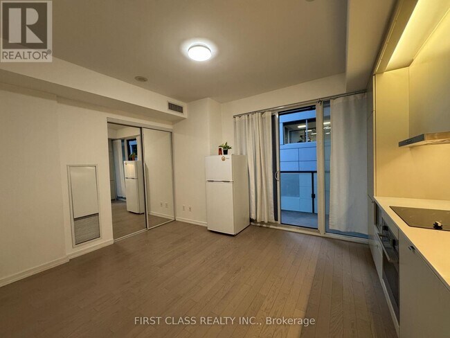 Building Photo - 101 Peter St