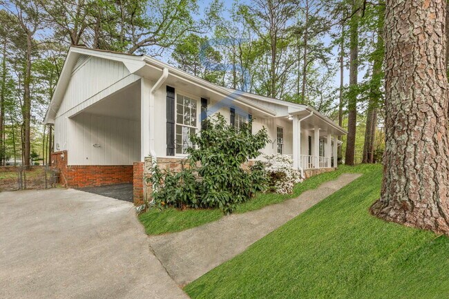 Foto del edificio - 2694 Hickory Valley Dr