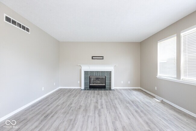 Foto del edificio - 344 W Columbine Ln