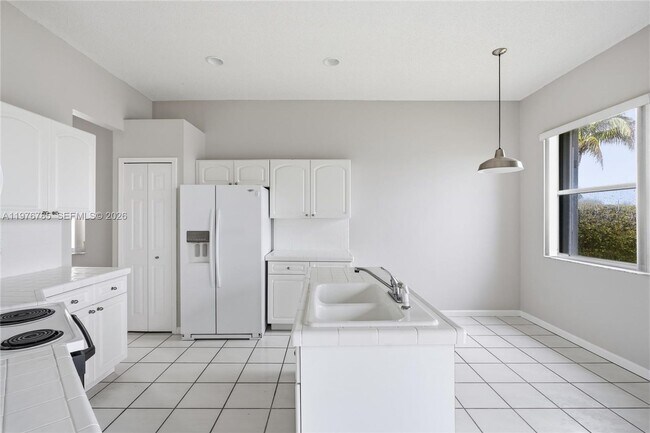 Foto del edificio - 575 SE 29th Dr