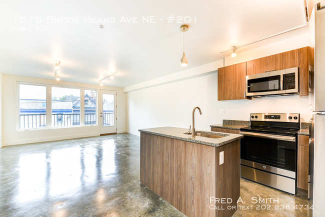 Building Photo - 1515 Rhode Island Ave NE