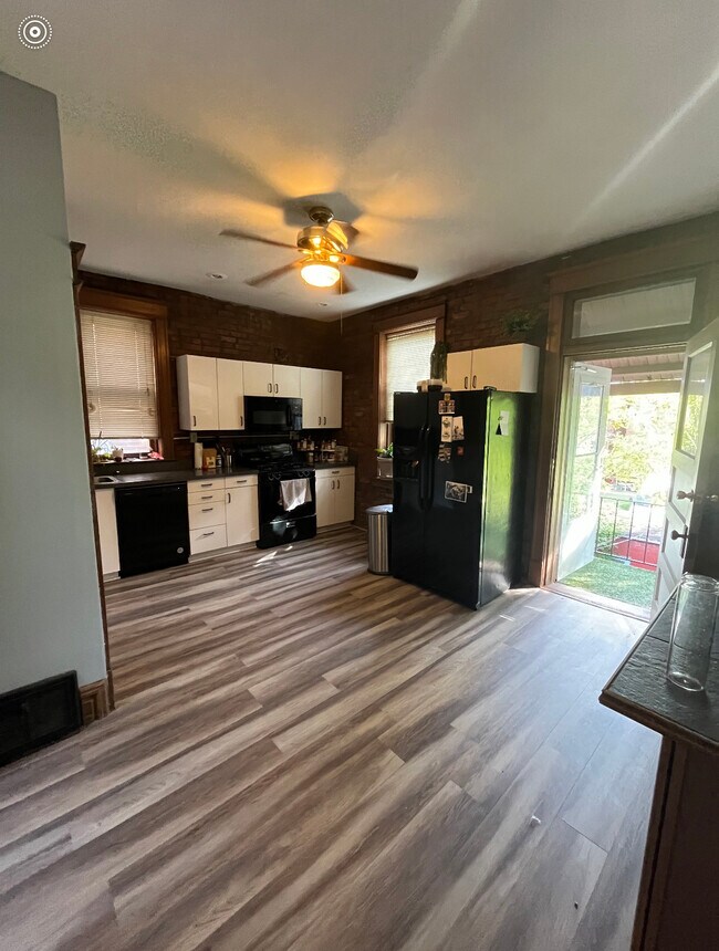 kitchen - 2020 Allen Ave
