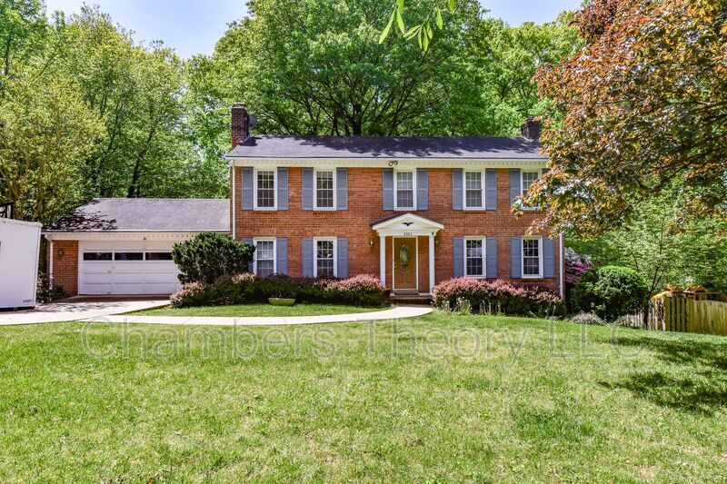 Foto principal - 8903 Bluegate Dr