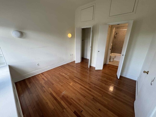 Building Photo - 362 Commonwealth Ave