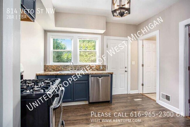 Building Photo - 814 Veto St NW