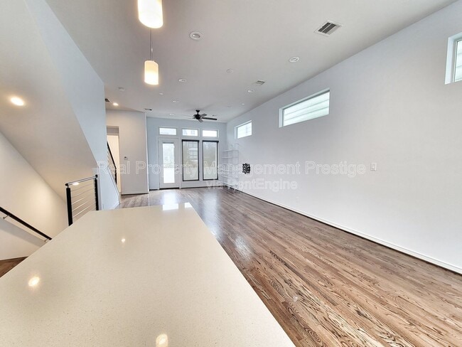 Photo - 1324 Delano St Townhome