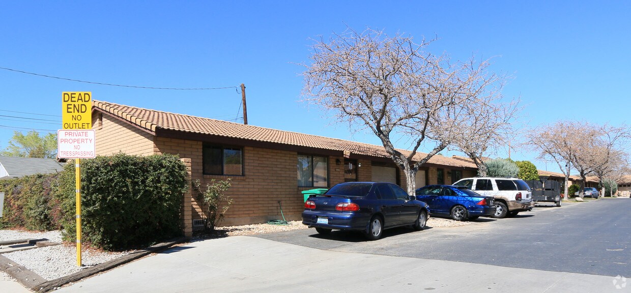 Building Photo - 1128 H St