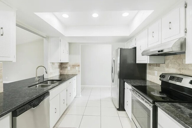 Foto del edificio - 1303 Village Ct