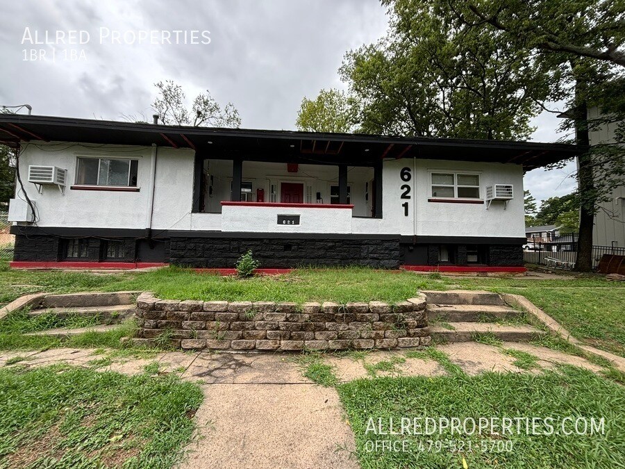 Primary Photo - 621 N.Leverett -2