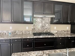 Building Photo - 3476 Villa Dr