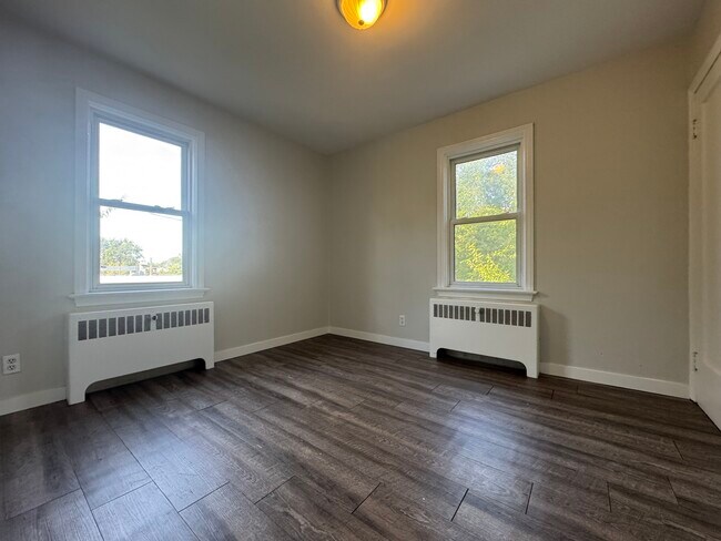 Building Photo - 1 Bedroom 1 Bathroom Apartment!