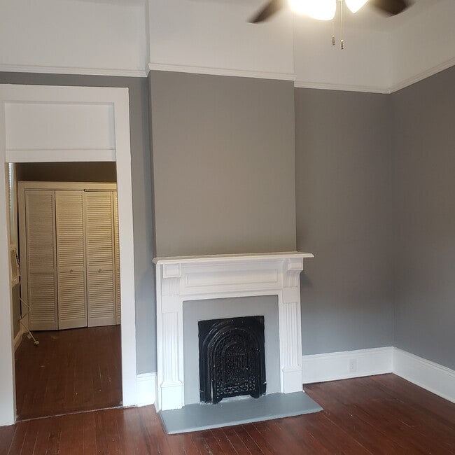 Living room - 8417 Cohn St