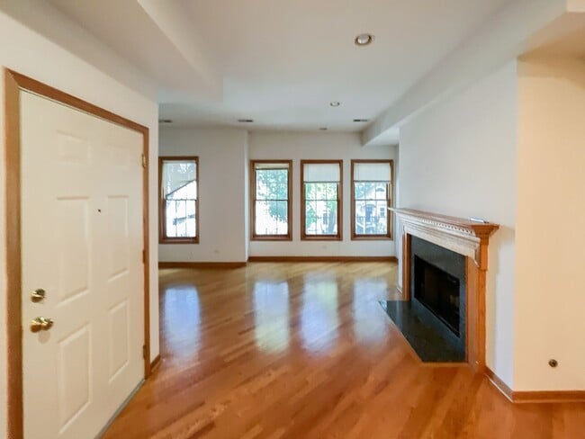 Building Photo - 2732 N Wayne Ave