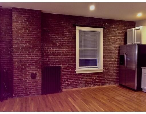 Building Photo - 16 Devens St