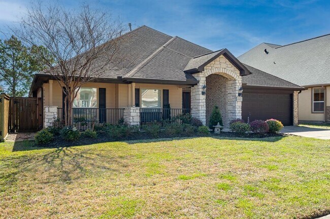 Building Photo - 1535 Garden Lakes Dr