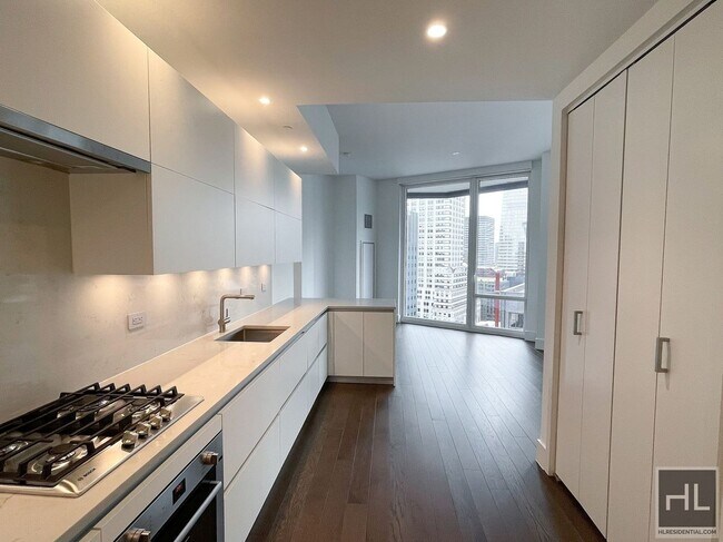 Building Photo - East 44th Street