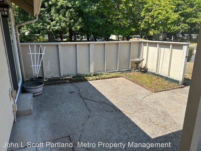 Building Photo - 2 br, 2 bath House - 220 NE Village Squire...