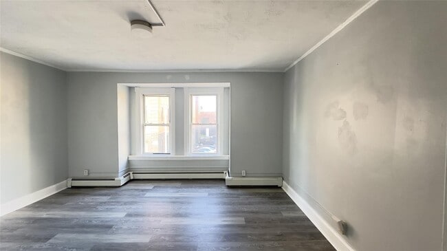 Building Photo - 208 Church St