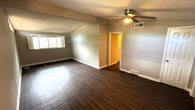 Foto del edificio - 4931 Cloister Ave