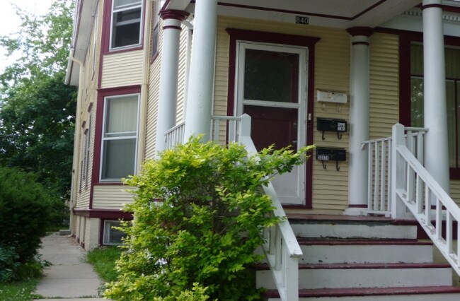 Building Photo - 838 College Ave