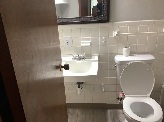 Building Photo - 599 S Sunset Dr