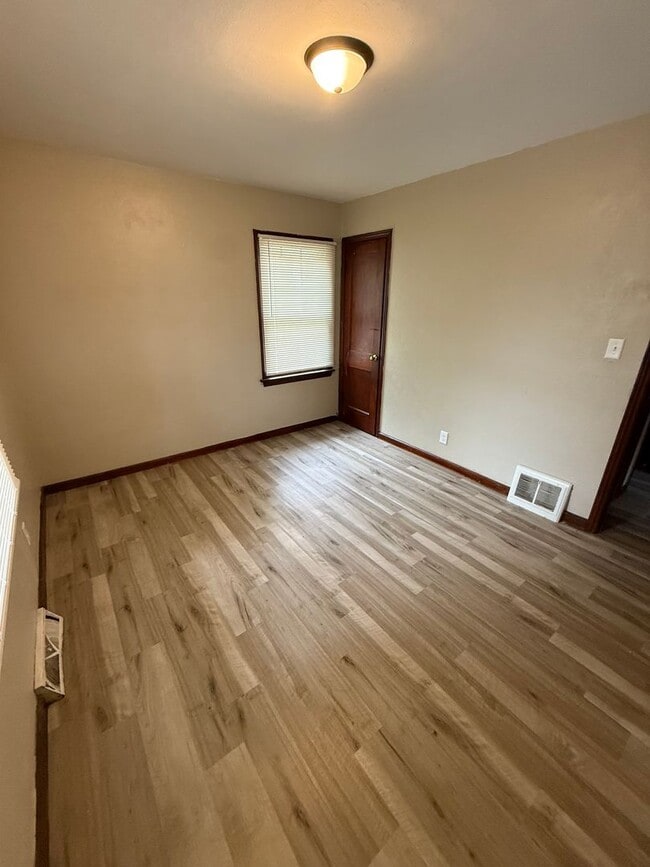 Foto del edificio - 3 bedroom 1 bath