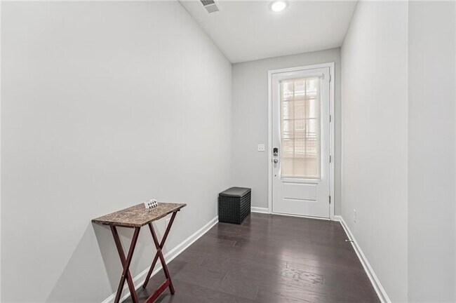 Foto del edificio - 741 Topsail Ln
