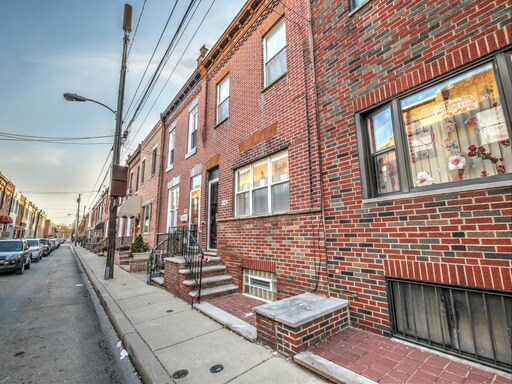 Building Photo - 2516 S Rosewood St