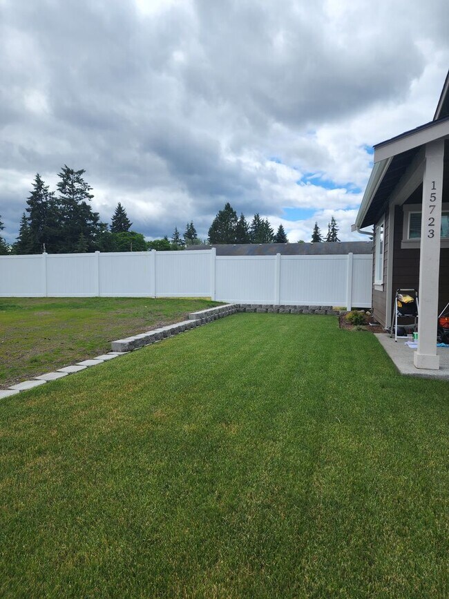 Foto del edificio - Yelm Creek Estates, New Construction 4 Bedroom, 2.75 Bathroom with Den