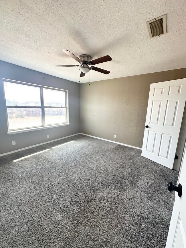 Foto del edificio - 205 Edgewood Dr