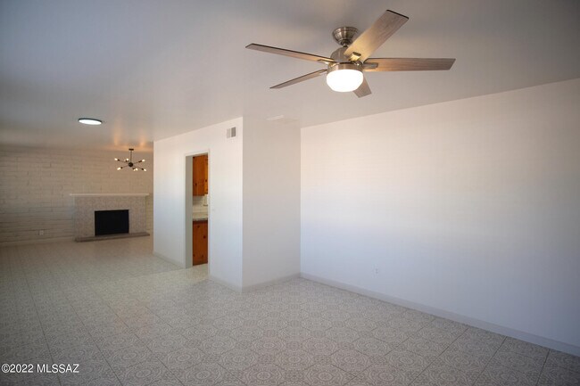 Foto del edificio - 2743 N Park Ave