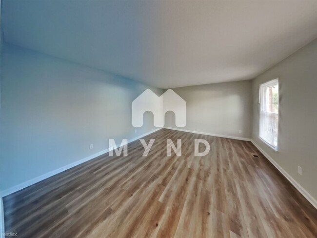 Building Photo - 4 br, 2.5 bath House - 314 E Pilot St