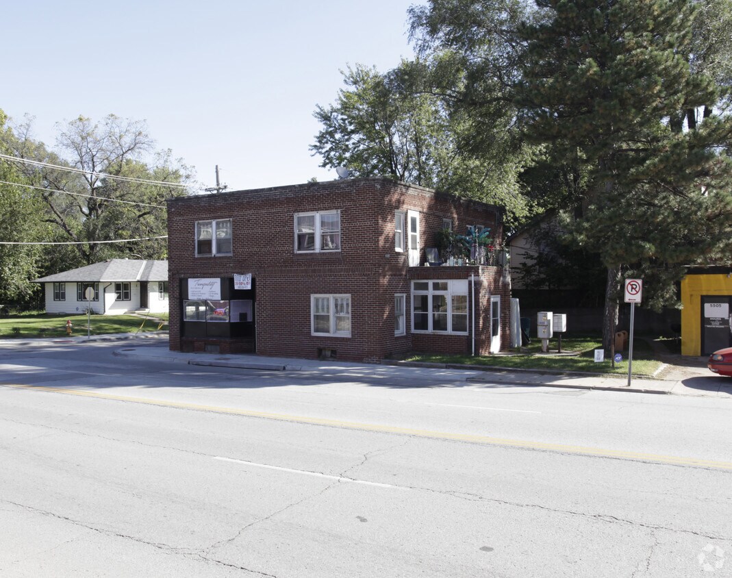 Primary Photo - 5511 N 30th St