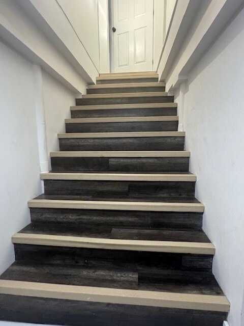 Building Photo - 61 York St