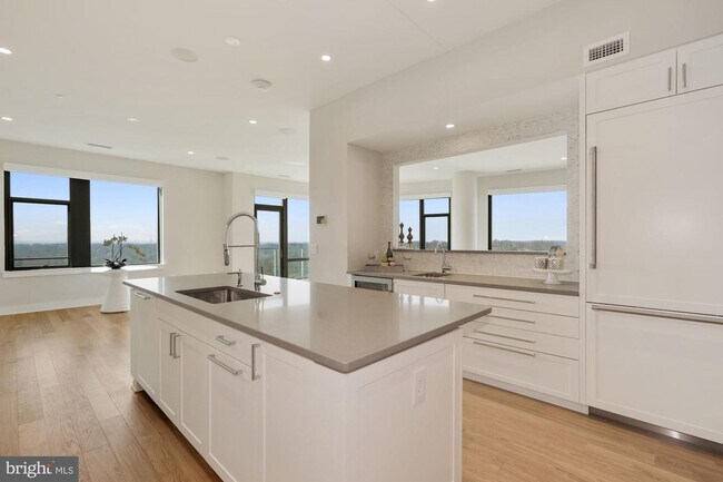 Foto del edificio - 4960 Fairmont Ave