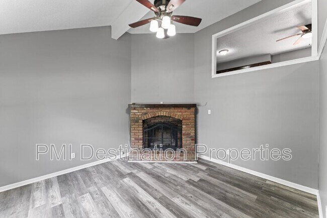 Foto del edificio - 10717 Stark Ave