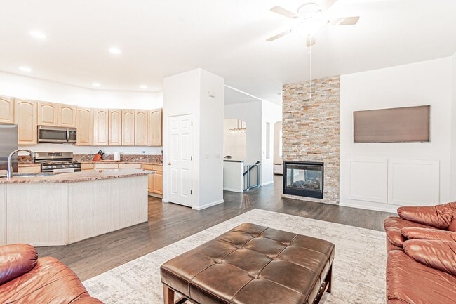 Building Photo - Luxury Living in Arvada: Impeccably Remode...