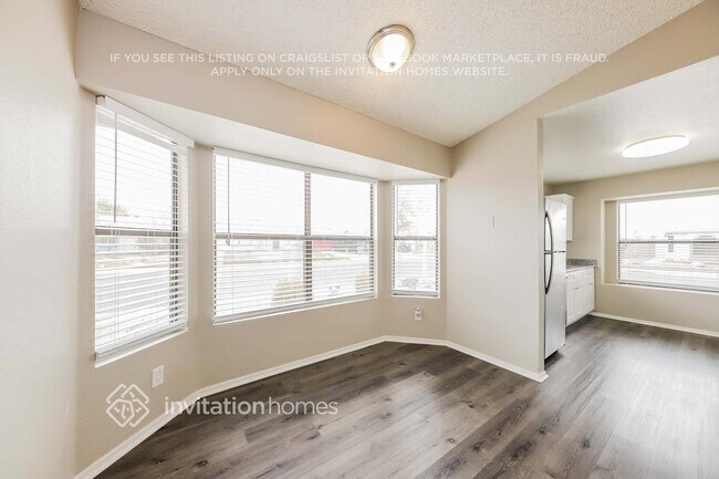 Building Photo - 8702 W Indianola Ave