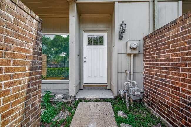 Foto del edificio - 12691 Briar Patch Dr