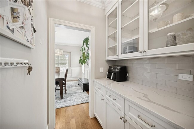 Building Photo - 420 Evanston Ave