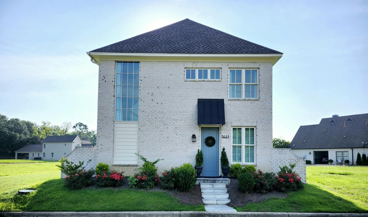Primary Photo - 3441 Lockwood Pl