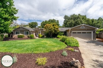 Building Photo - 1492 Walbrook Dr