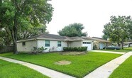 Foto principal - 6215 Vinewood Ln