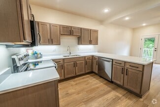 Building Photo - 116 Eiche Dr